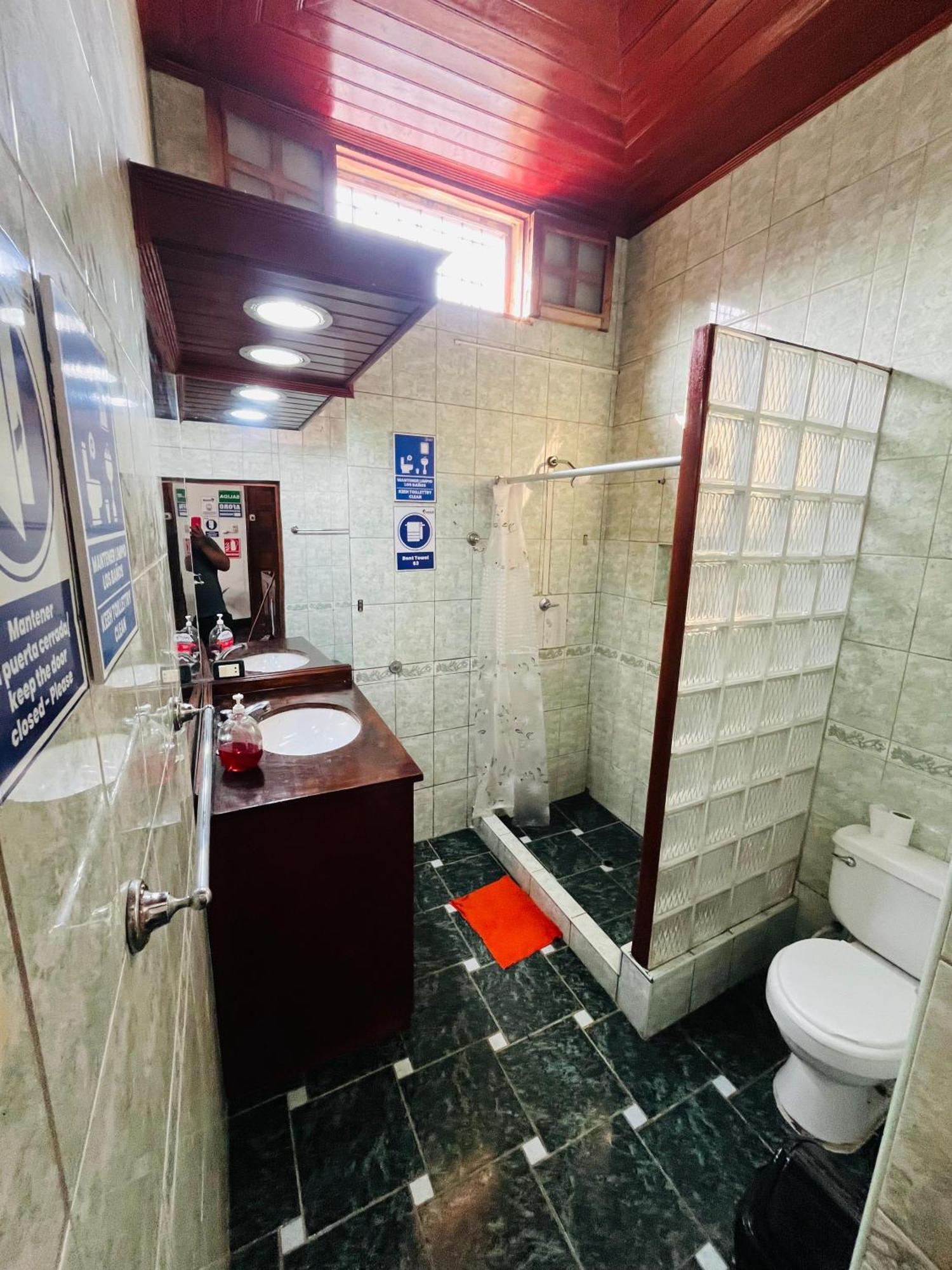 A&T Amazon Backpacker'S Bed & Breakfast Iquitos Dış mekan fotoğraf