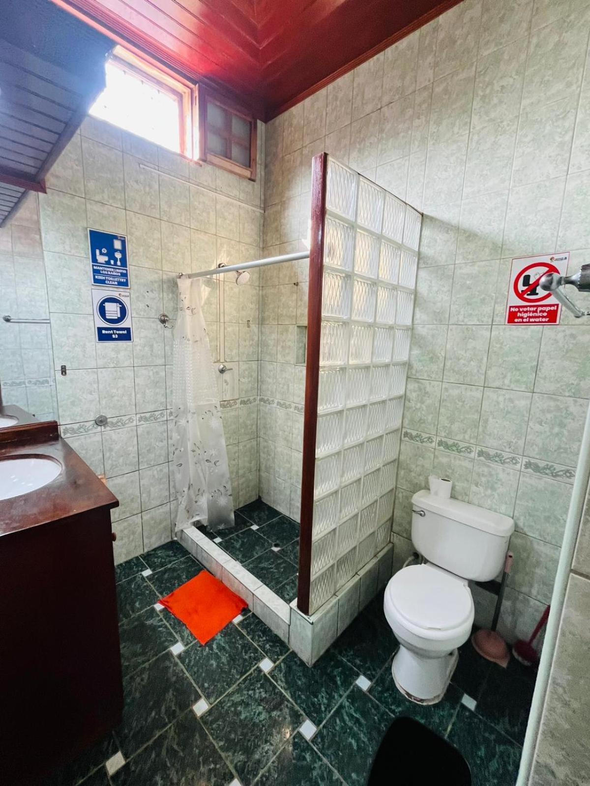 A&T Amazon Backpacker'S Bed & Breakfast Iquitos Dış mekan fotoğraf